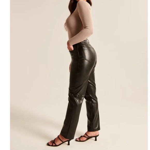 Abercrombie & Fitch Curve Love Vegan Leather 90s Straight Pant NWT Size 30/10 - Picture 3 of 11